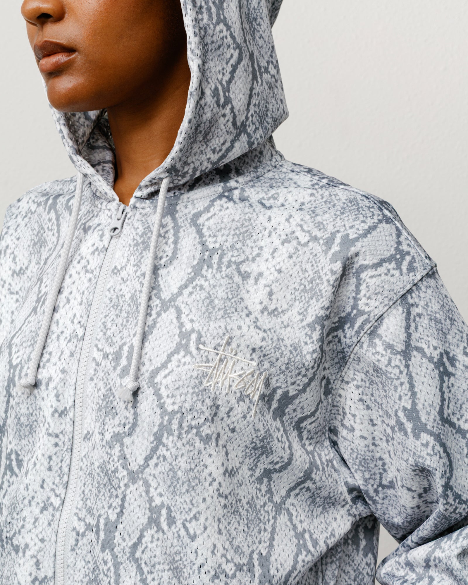 ATHLETIC MESH ZIP HOOD
