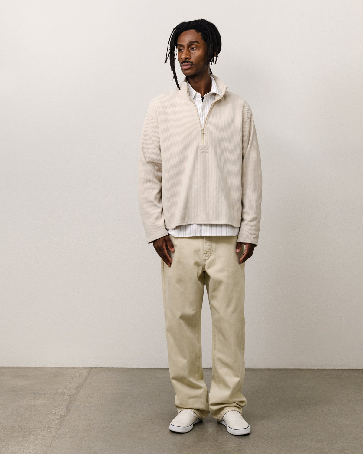 TEXTURED ZIP MOCK