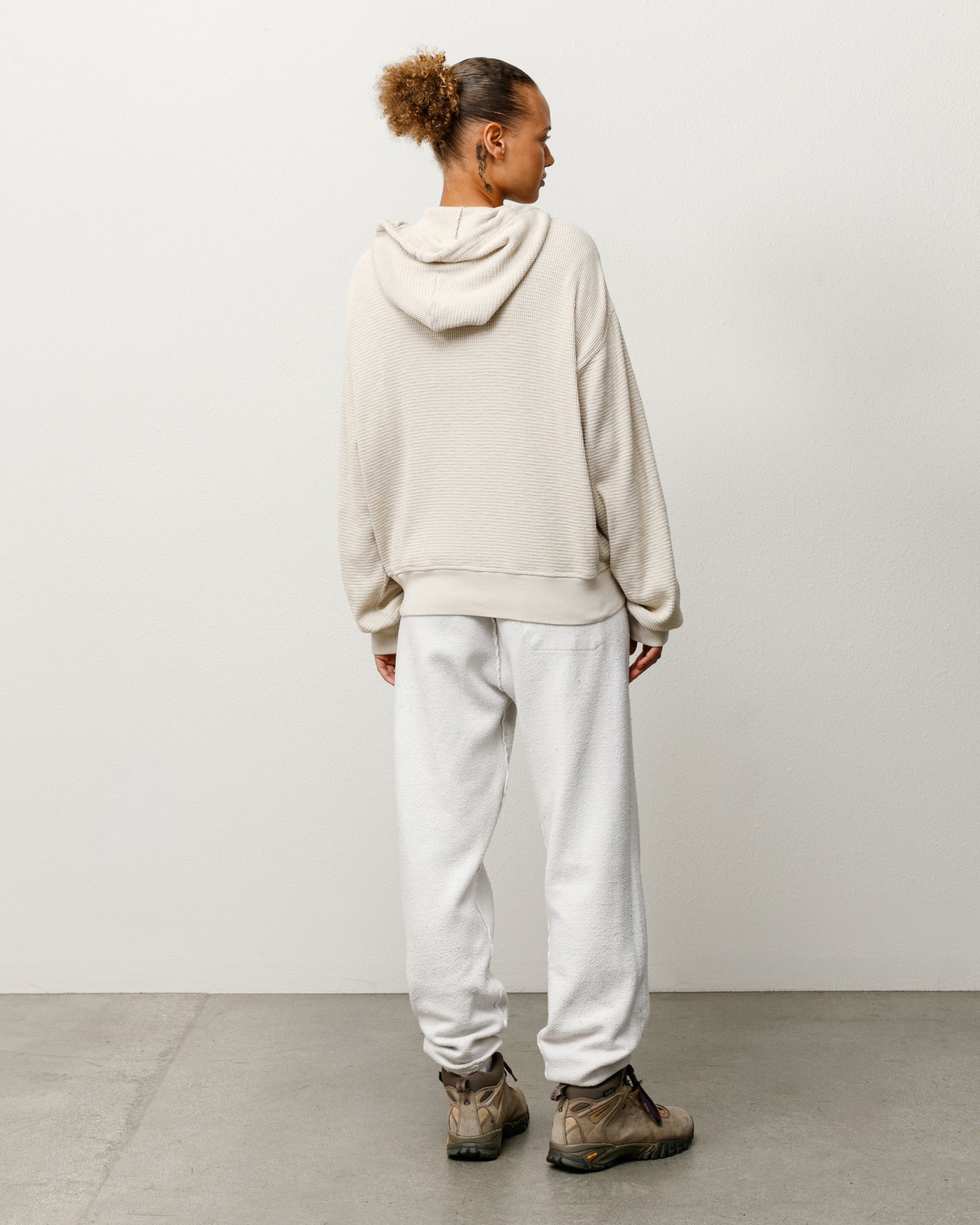 LIGHT WEIGHT THERMAL HOOD