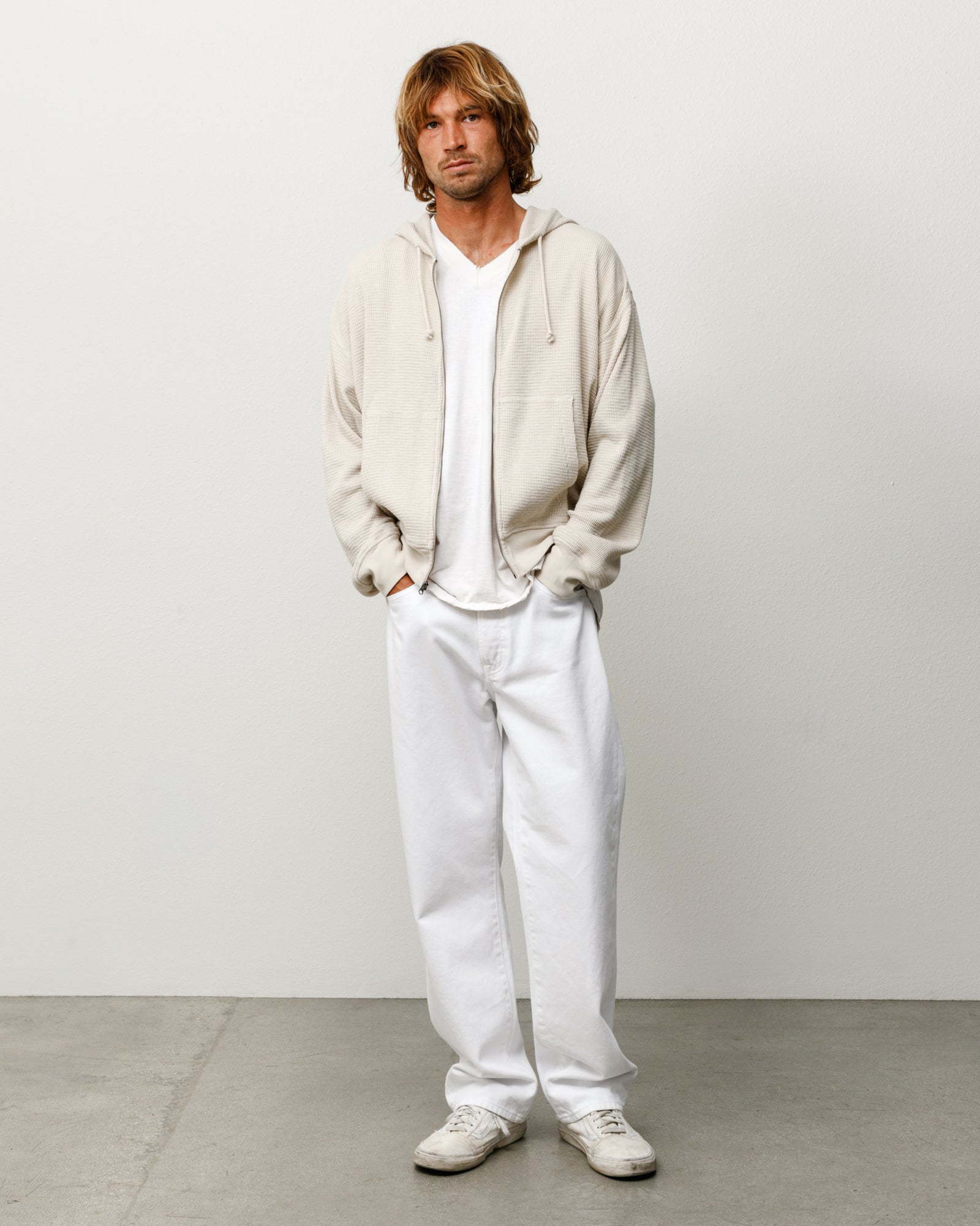 LIGHT WEIGHT THERMAL HOOD