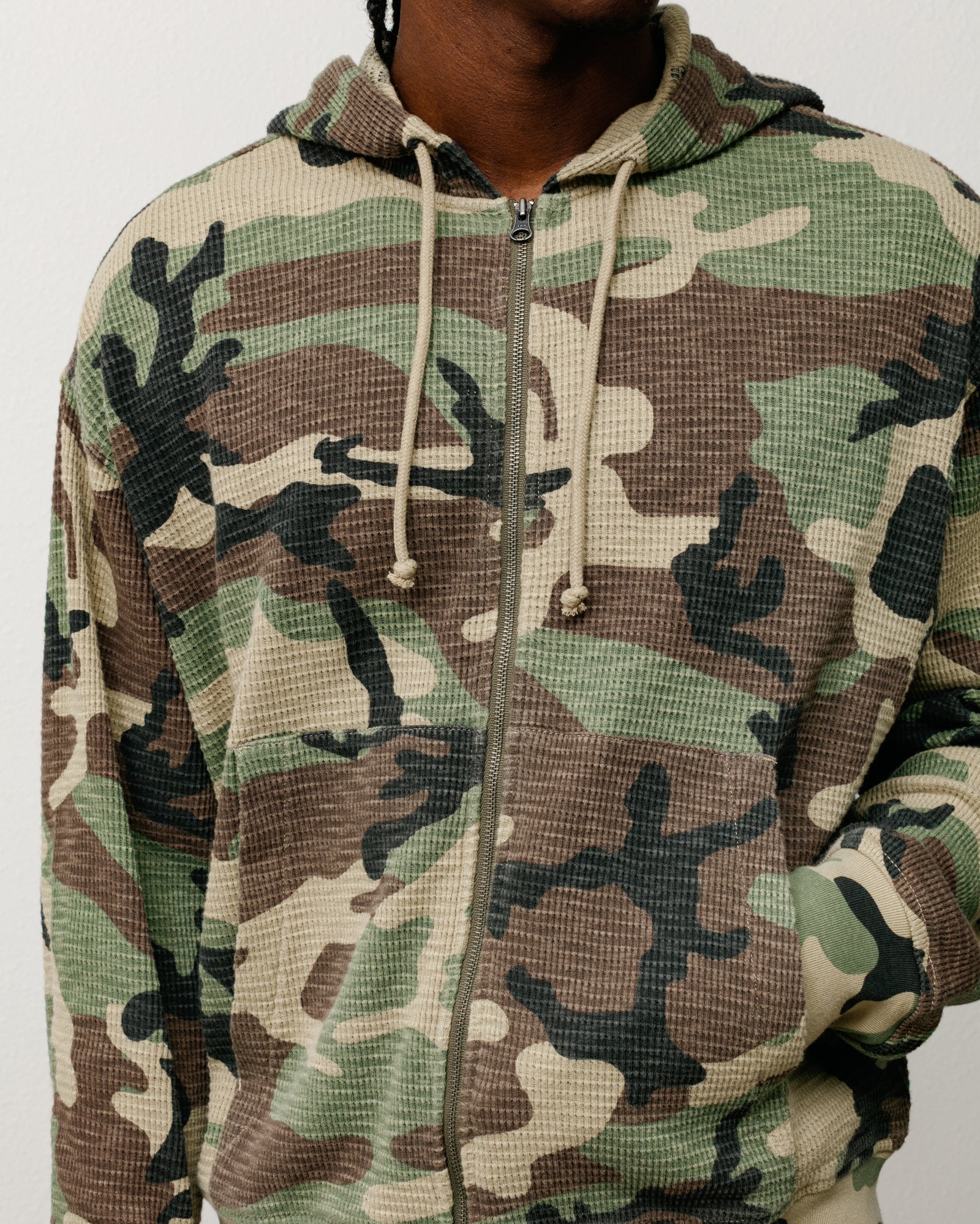 LIGHT WEIGHT THERMAL HOOD
