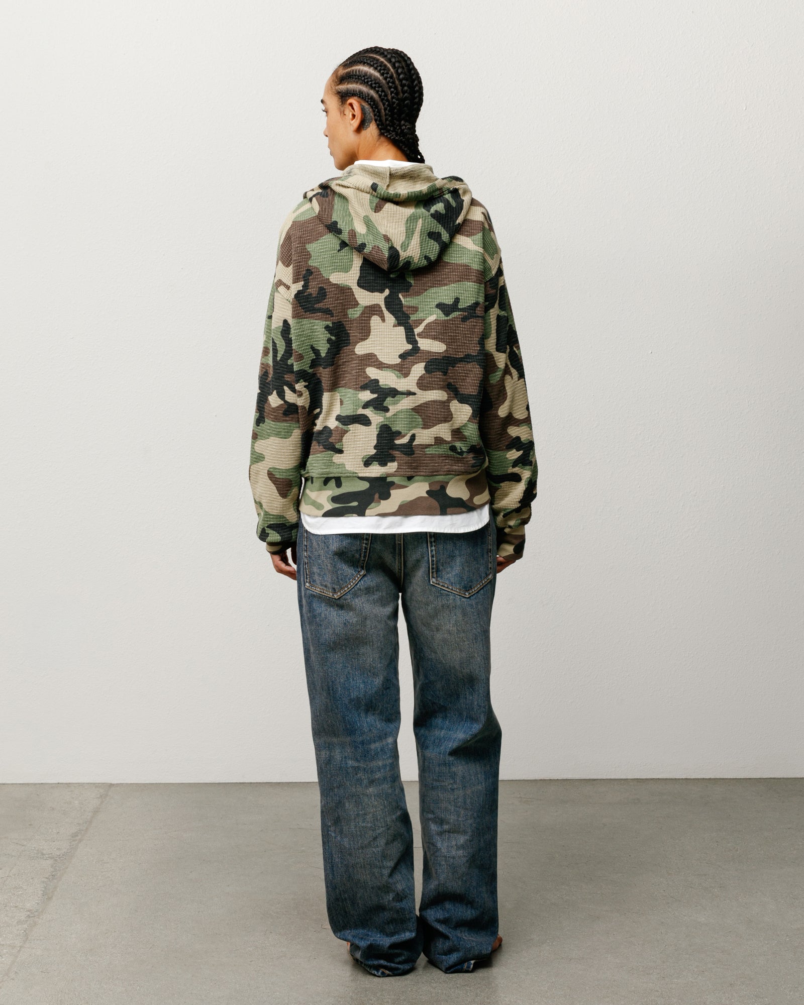 LIGHT WEIGHT THERMAL HOOD