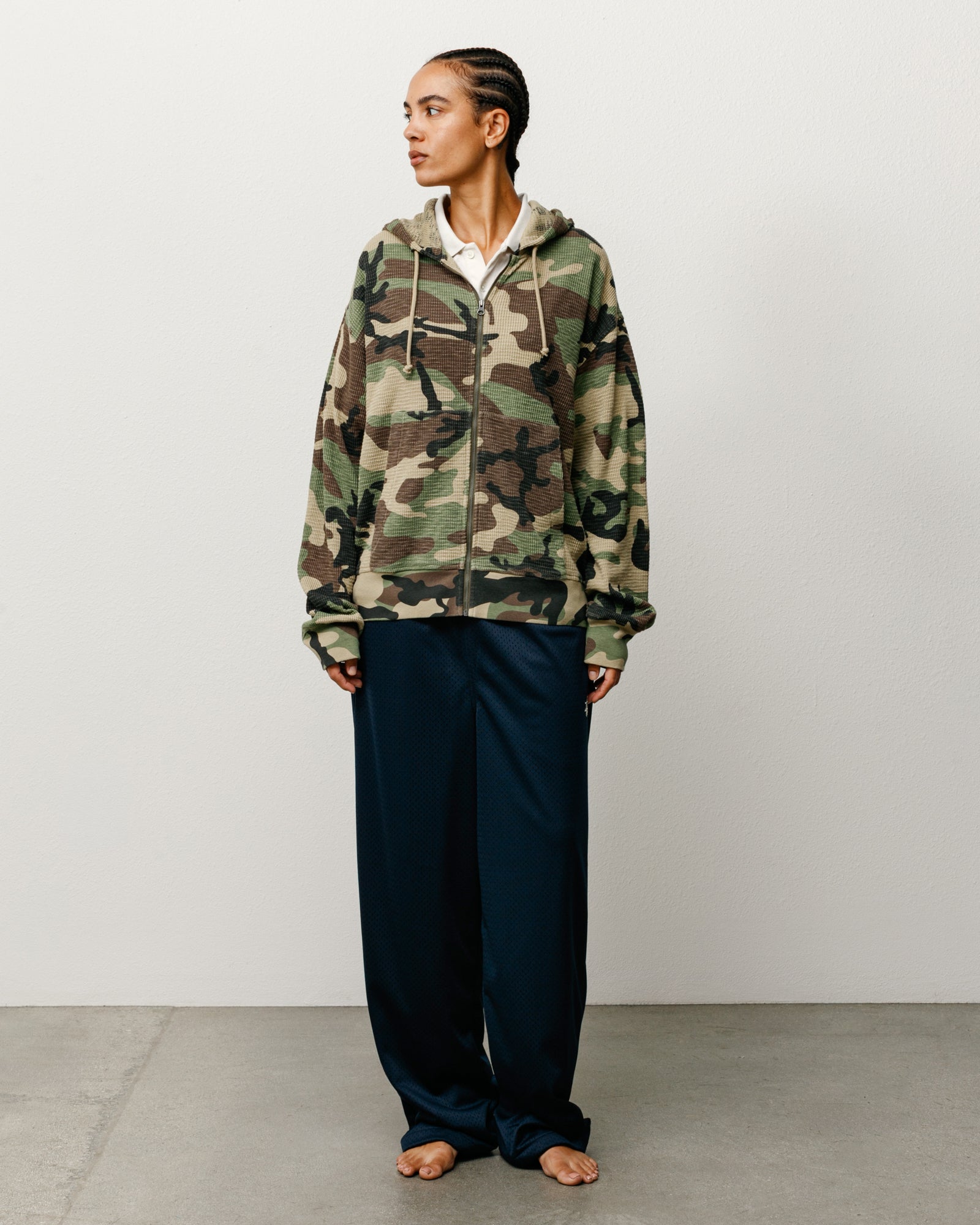 LIGHT WEIGHT THERMAL HOOD