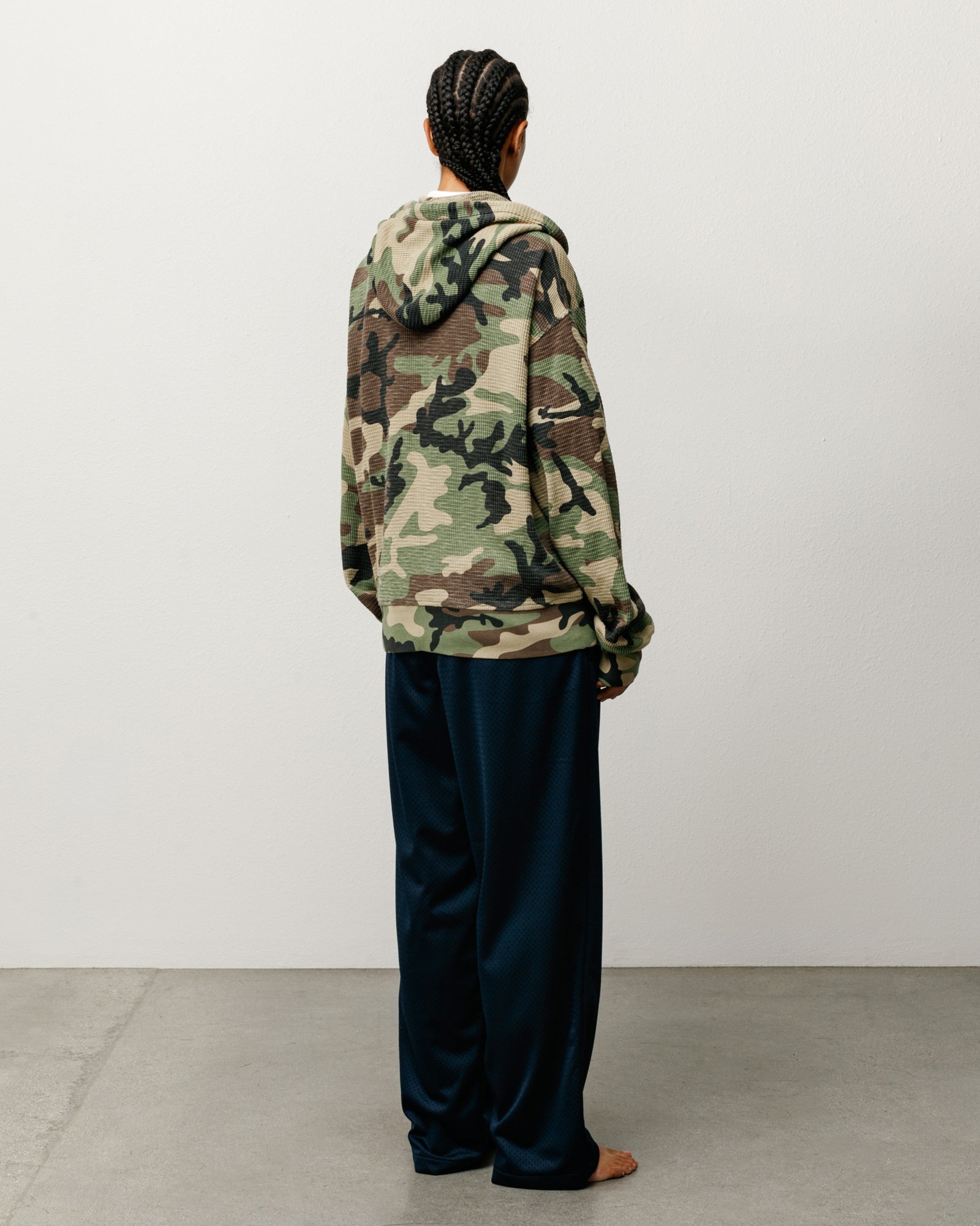 LIGHT WEIGHT THERMAL HOOD