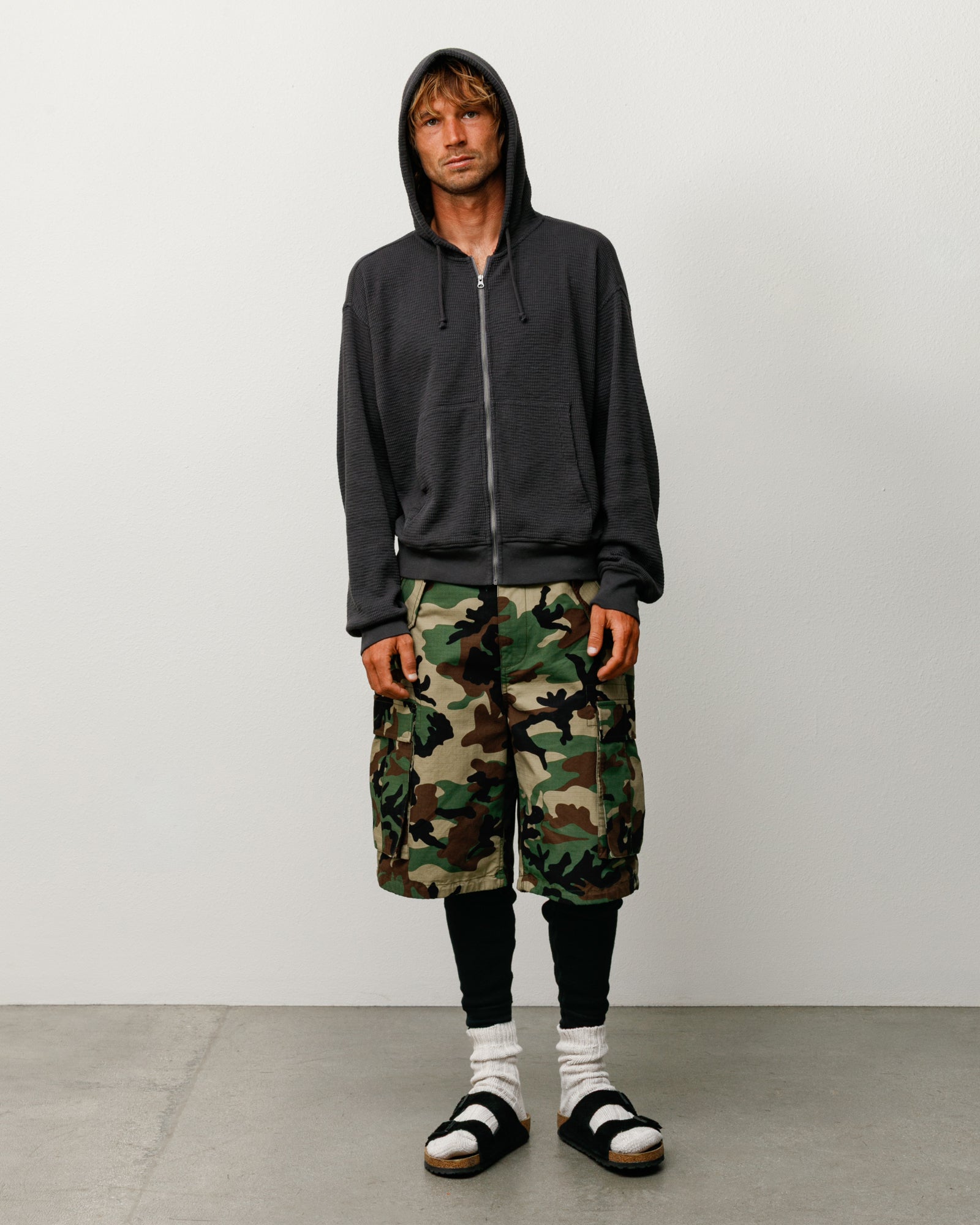 LIGHT WEIGHT THERMAL HOOD