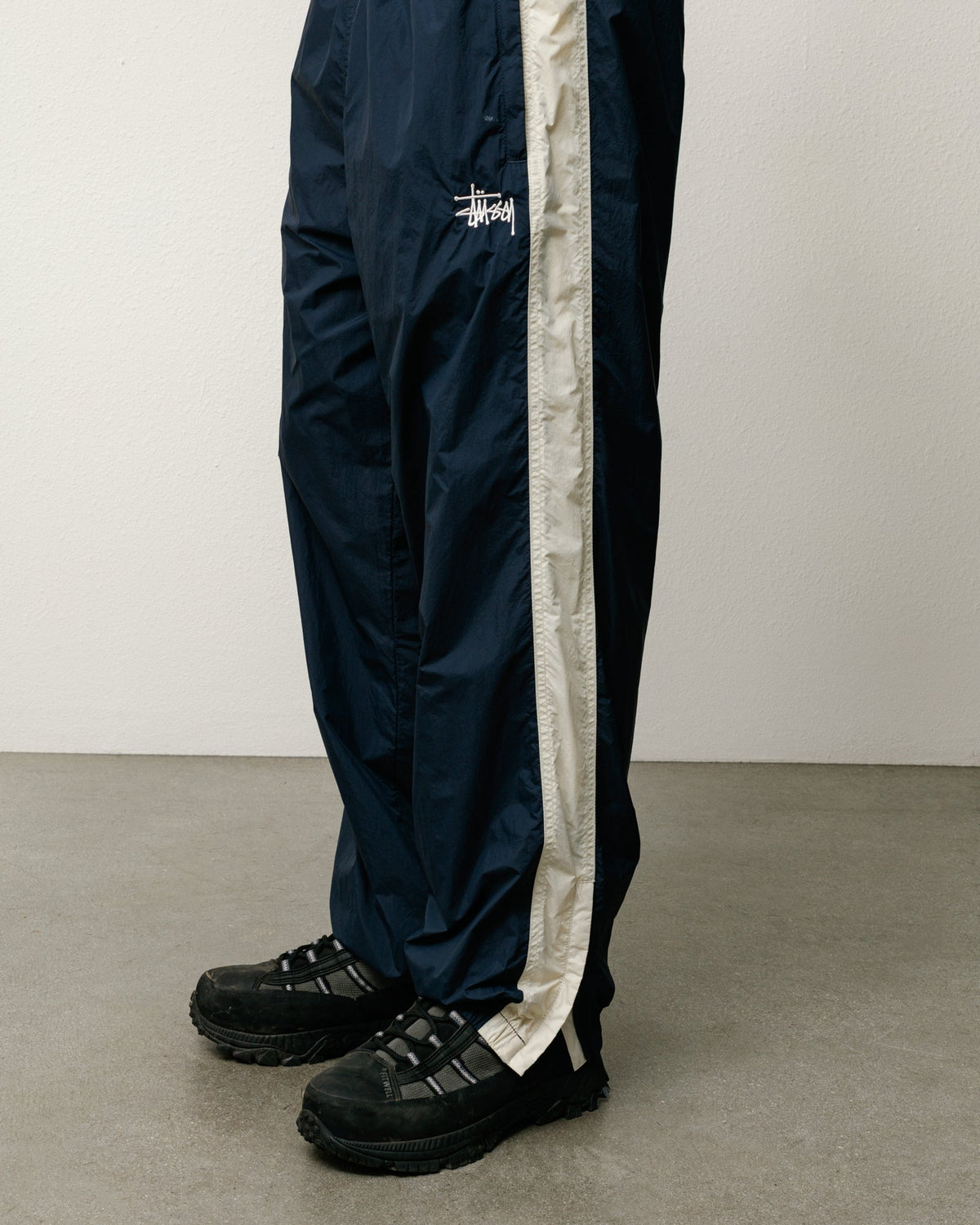 SIDE STRIPE TRACK PANT