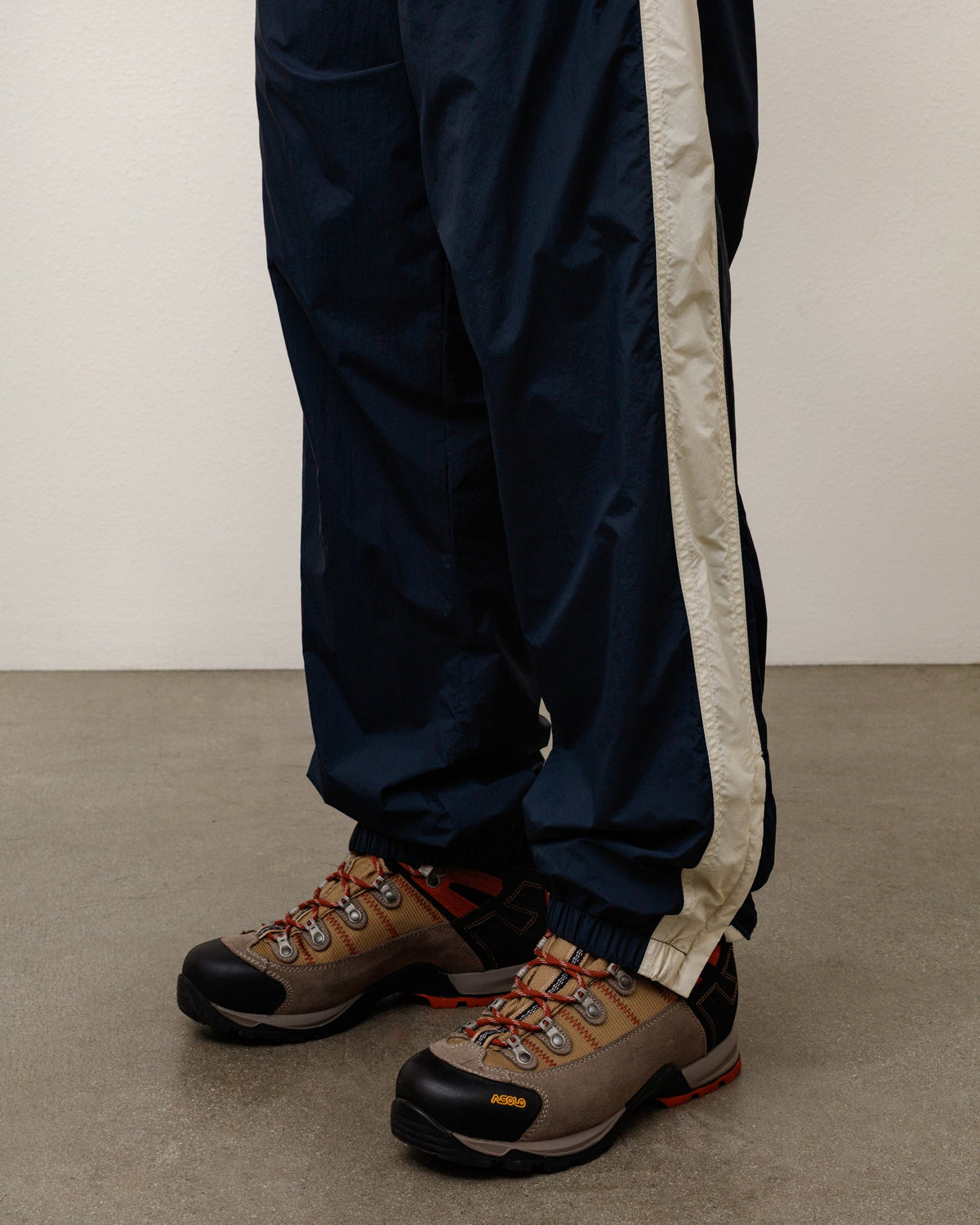 SIDE STRIPE TRACK PANT