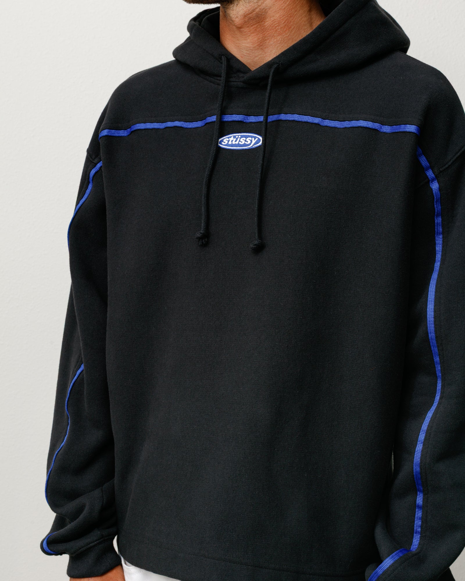 OVAL PULLOVER HOOD