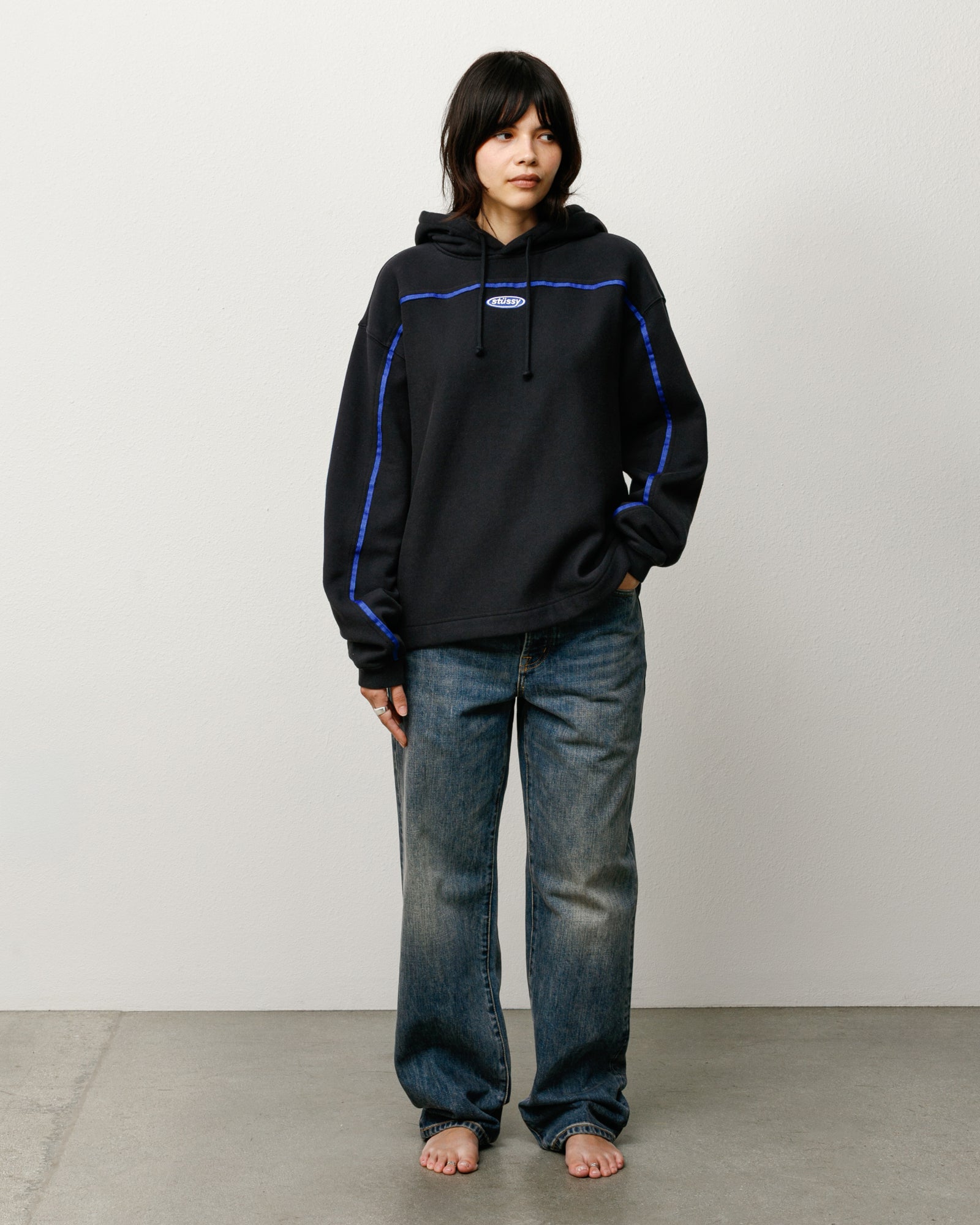 OVAL PULLOVER HOOD