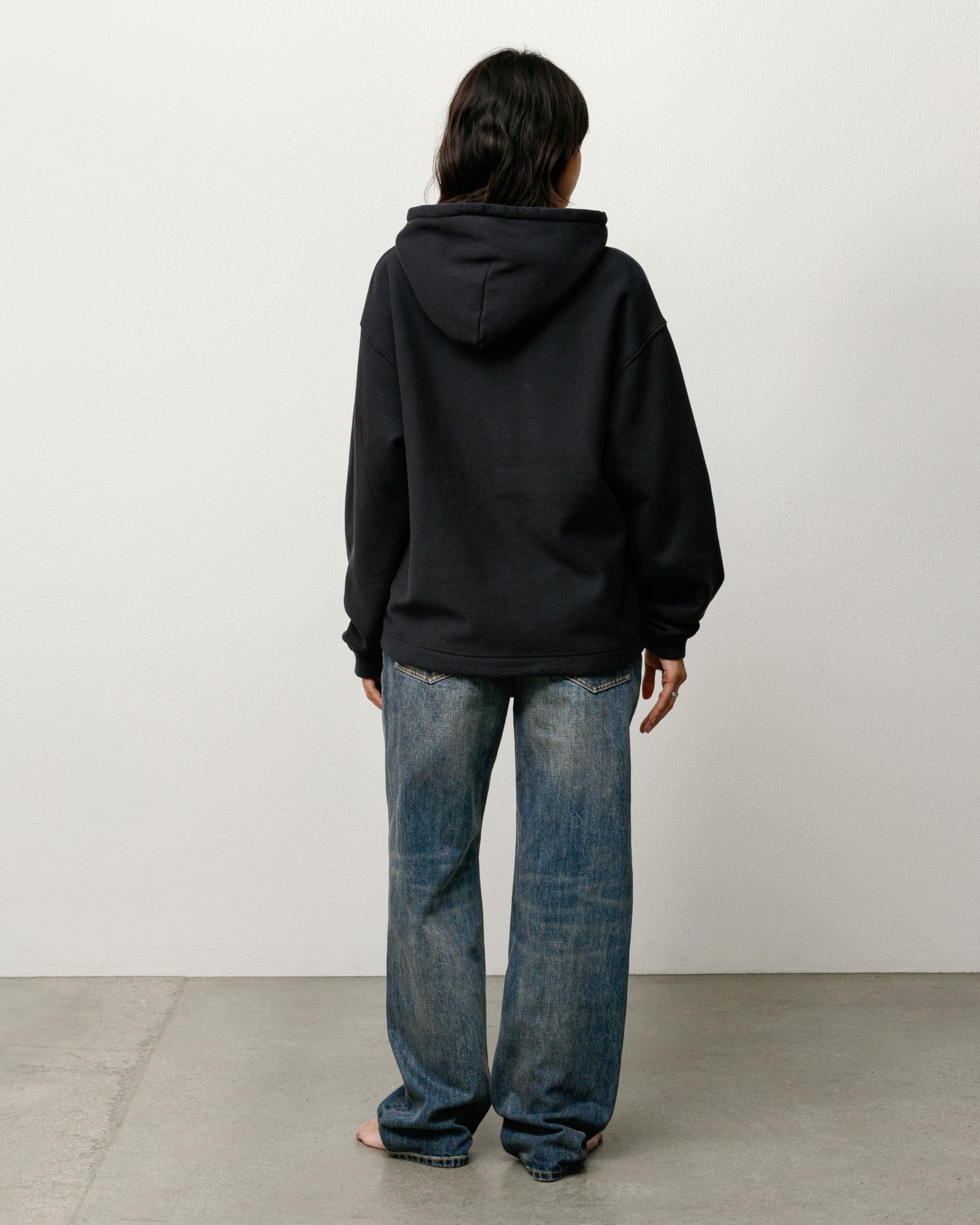 OVAL PULLOVER HOOD