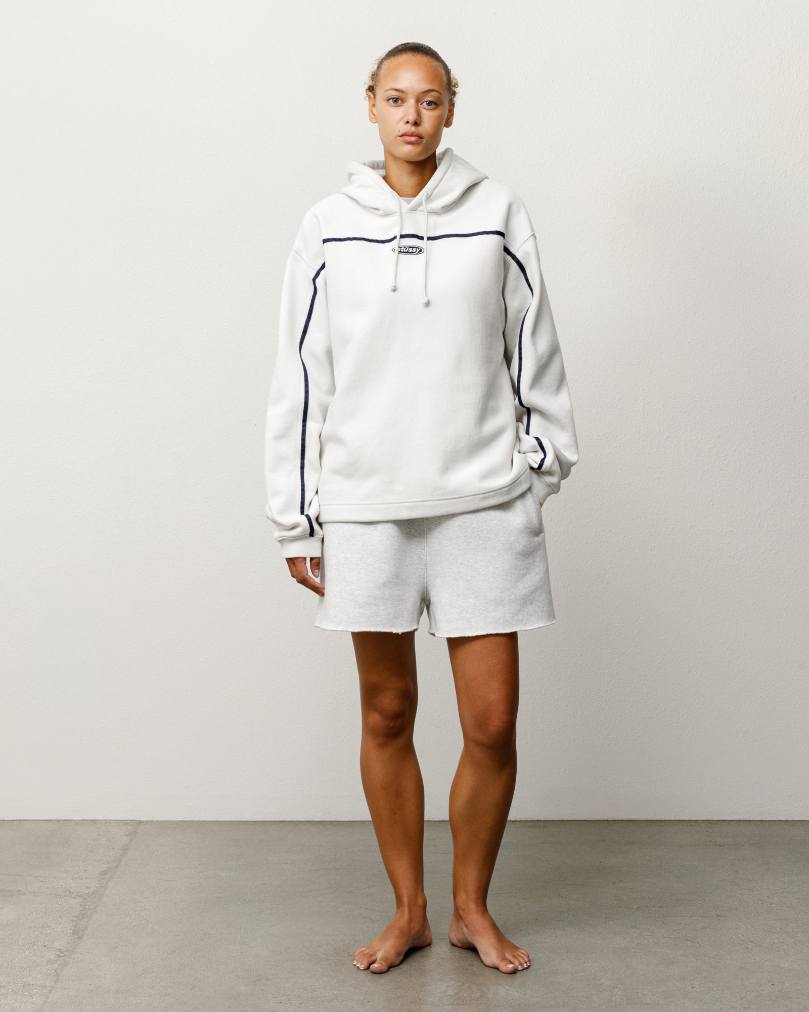 OVAL PULLOVER HOOD