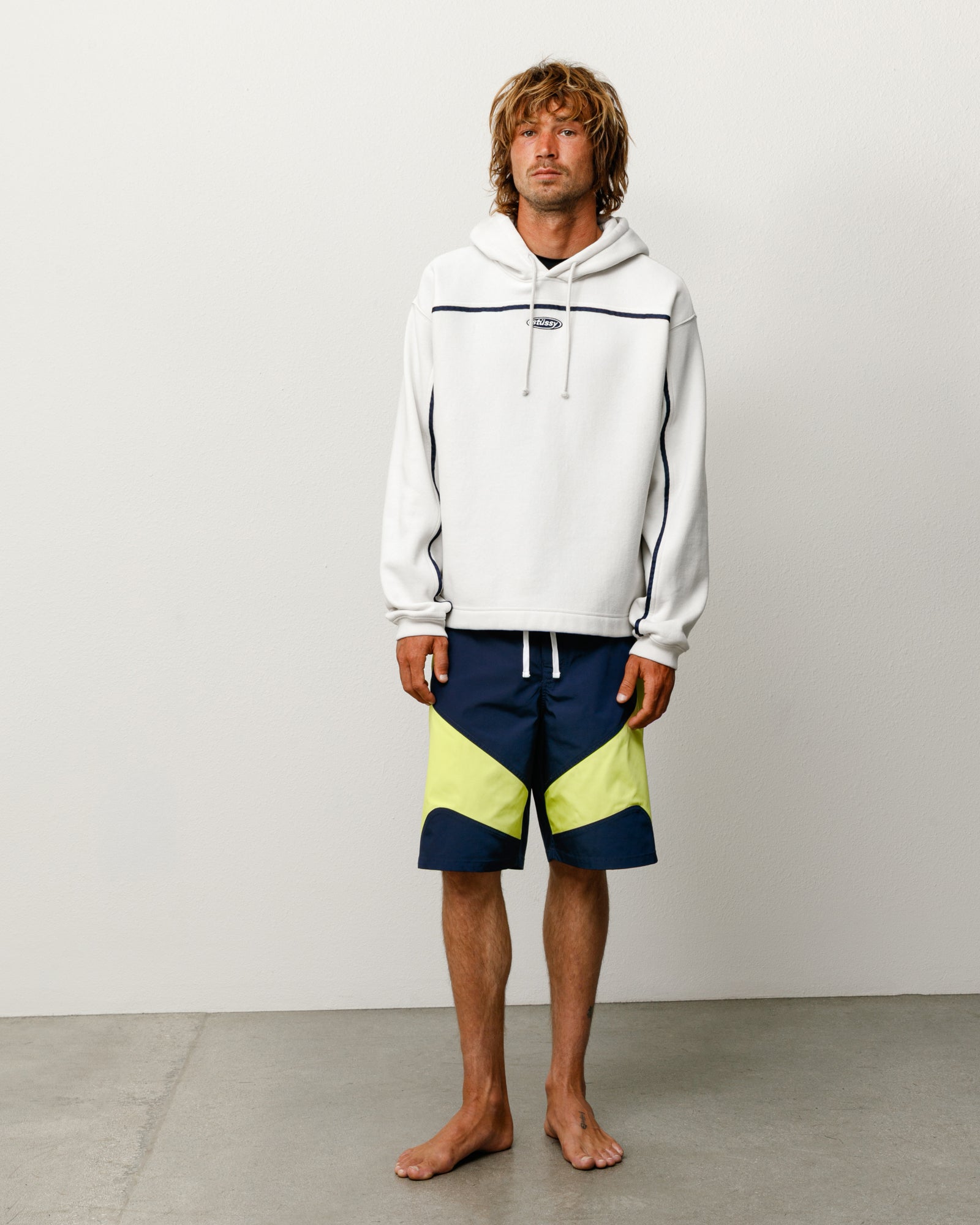 OVAL PULLOVER HOOD