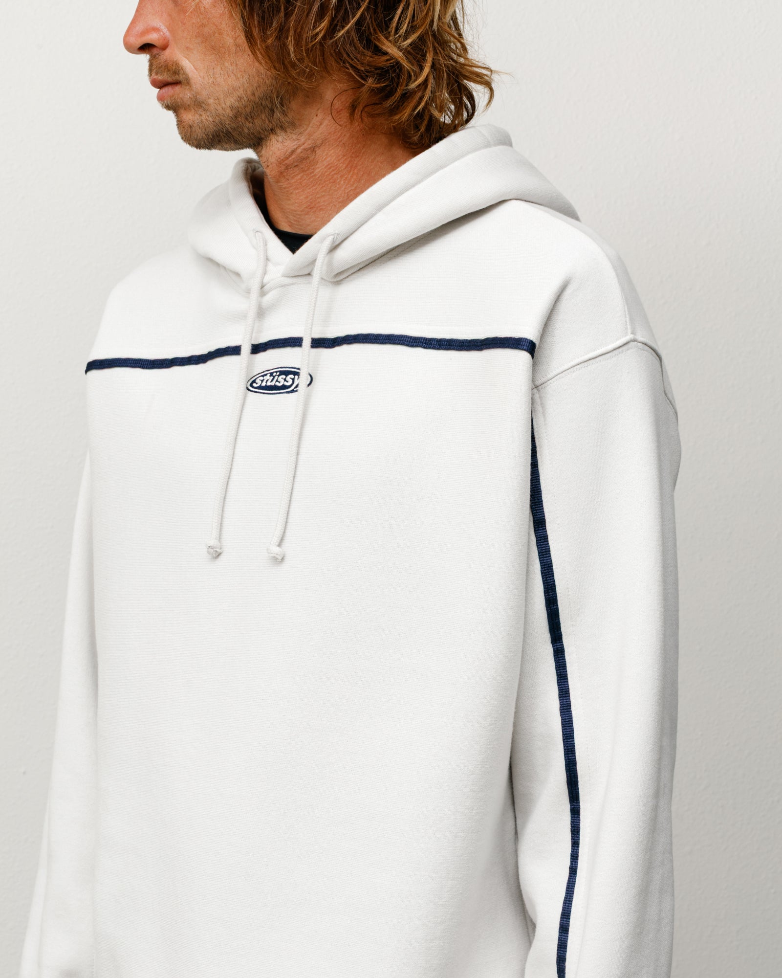 OVAL PULLOVER HOOD