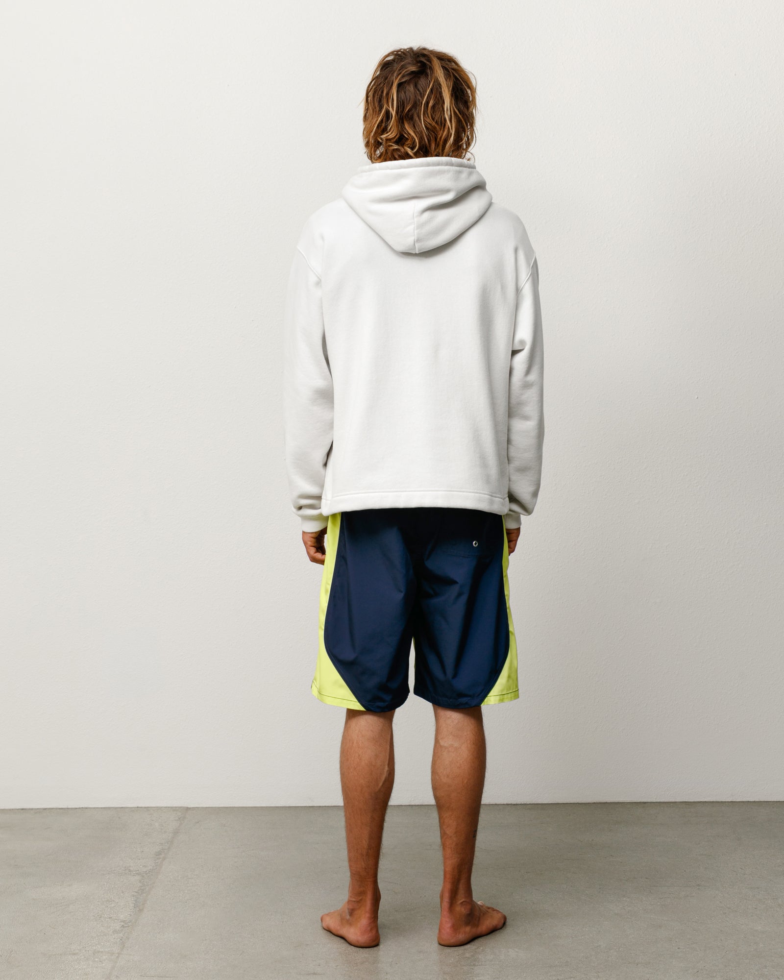OVAL PULLOVER HOOD